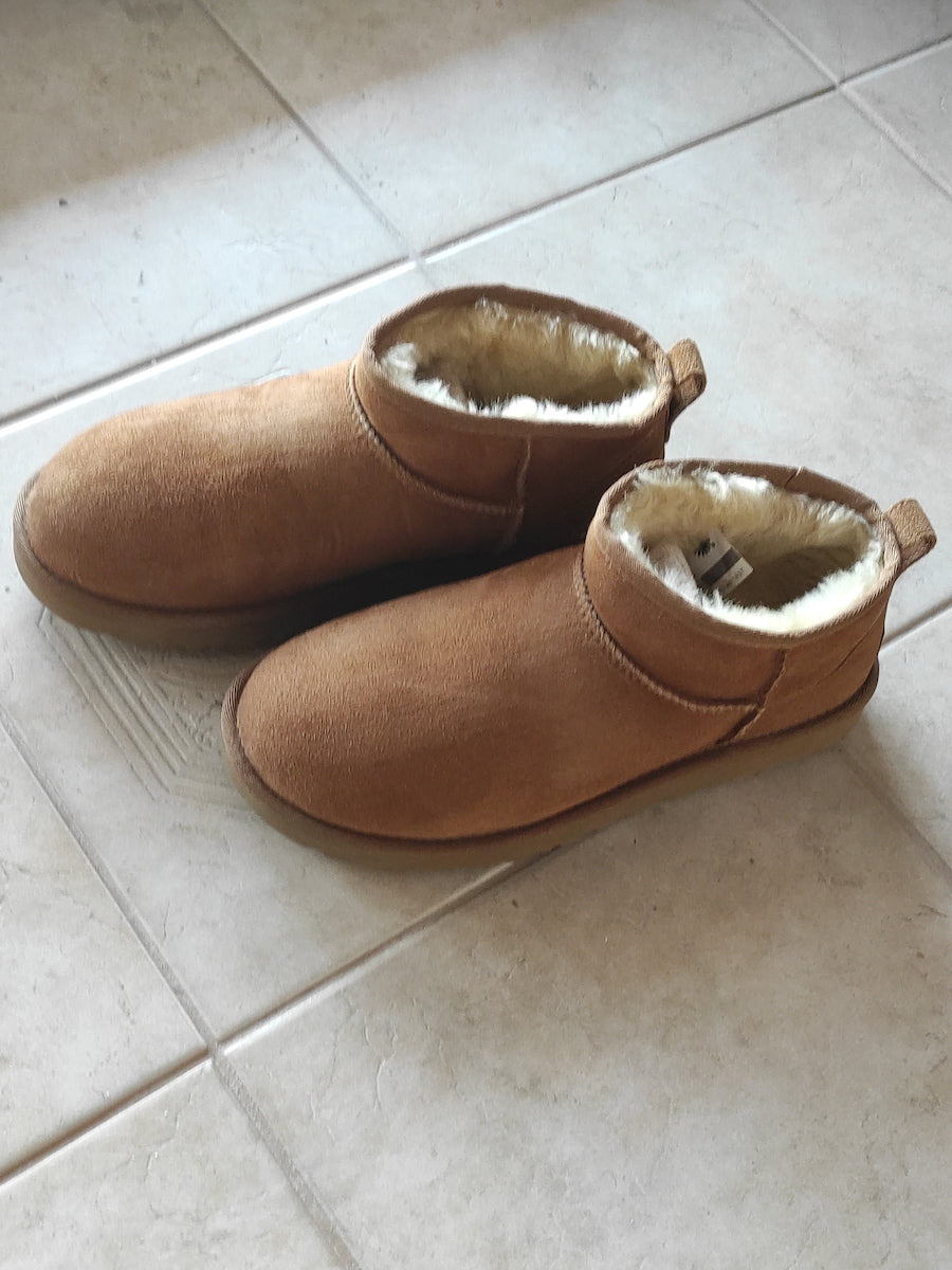 Classic Ultra Mini Suede Γυναικεία Μποτάκια με Γούνα Rocky Oak