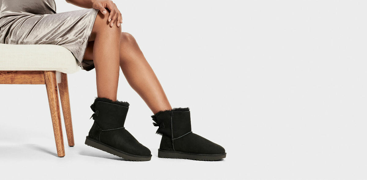 Bailey Bow Mini II Suede Γυναικεία Μποτάκια με Γούνα Μαύρα